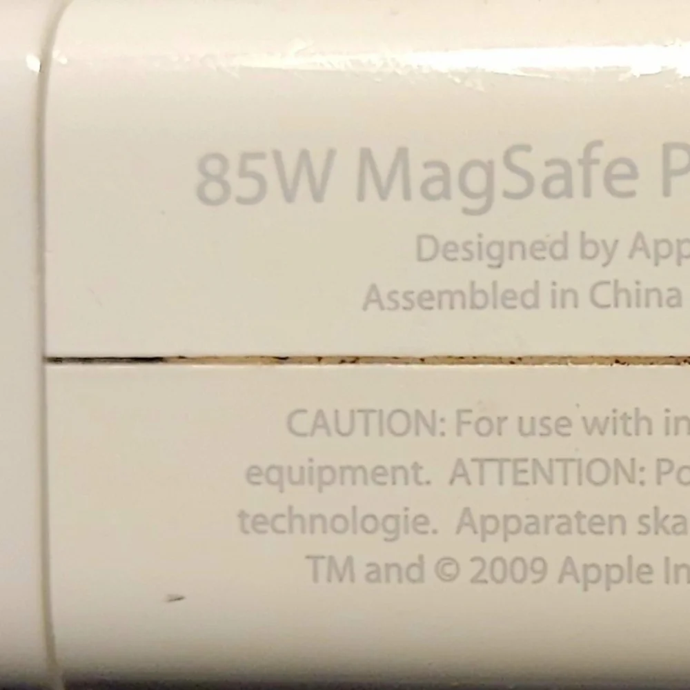 Magsafe 1, 85 Watt Charger for Apple MacBook
